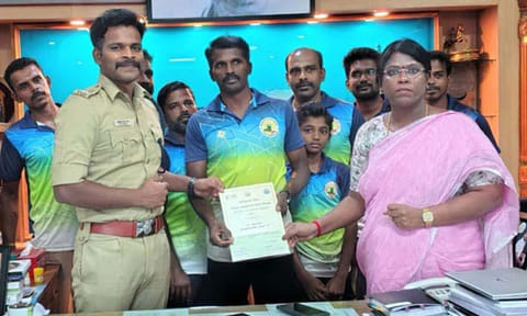 பசுமை சாம்பியன் விருது, தலா ரூ.1 லட்சம் ரொக்கப் பரிசு: கன்னியாகுமரி கலெக்டர் வழங்கினார்