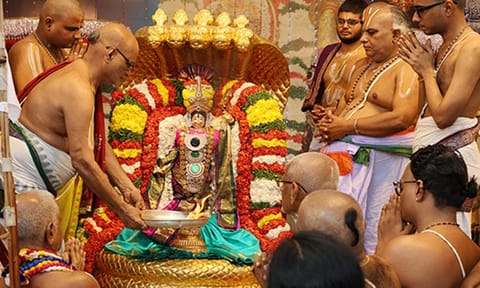 சின்ன சேஷ வாகனத்தில் கோதண்டராமர்