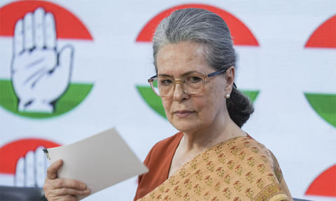 சோனியா காந்தி சில நாட்கள் டாக்டர்கள் கண்காணிப்பில் இருப்பார் என தகவல்