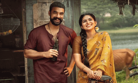 டொவினோ தாமஸின் 'பள்ளிச்சட்டம்பி' பட ரிலீஸ் தேதியில் மாற்றம்!