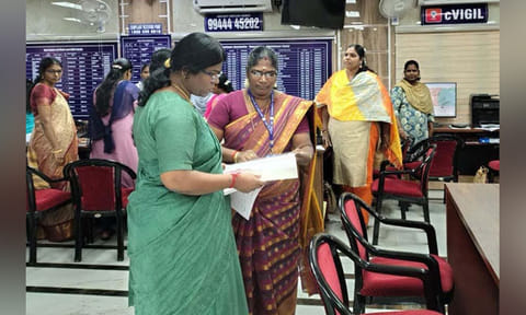கன்னியாகுமரி மாவட்ட தேர்தல் கட்டுப்பாட்டு அறையில் கலெக்டர் ஆய்வு