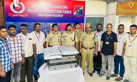 பெரம்பூர் ரெயில் நிலையத்தில் ரூ.5 கோடி மதிப்பிலான போதை பொருள் பறிமுதல்