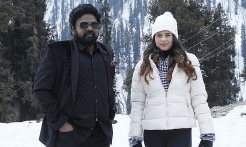 "கமாண்டோவின் லவ் ஸ்டோரி" திரைப்பட விமர்சனம்