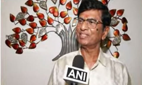 தேர்தல் முடிவுகள் பெருமகிழ்ச்சி அளிக்கிறது - விஜயின் தந்தை எஸ்.ஏ. சந்திரசேகர் பேட்டி