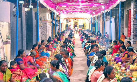 திருவிளக்கு பூஜை