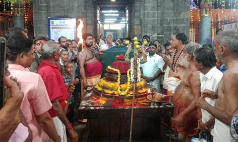 காப்பு கட்டுதலுடன் விழா தொடங்கியது