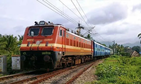 சென்னை சென்டிரல்-போத்தனூர் இடையே சிறப்பு ரெயில் - தெற்கு ரெயில்வே அறிவிப்பு