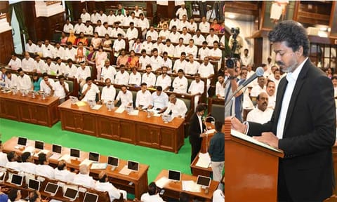 சட்டசபையில் தவெக அரசு பெரும்பான்மையை நிரூபிக்க நாளை வாக்கெடுப்பு