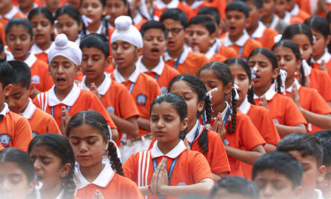 பள்ளிகளில் வந்தே மாதரம் பாடல் கட்டாயம் - மேற்கு வங்காள அரசு உத்தரவு