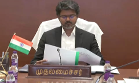 அமைச்சர்களுக்கான இலாகா ஒதுக்கீடு குறித்து முதல்-அமைச்சர் விஜய் முக்கிய ஆலோசனை