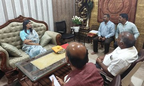 என் ஜோதிட அலுவலகத்தில் அதிகாரிகளை சந்தித்தது ஏன்? தவெக எம்.எல்.ஏ கனிமொழி சந்தோஷ் விளக்கம்