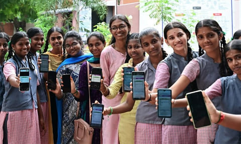 10ம் வகுப்பு பொதுத்தேர்வு முடிவுகள் வெளியீடு: 94.31 சதவீதம் மாணவ-மாணவியர் தேர்ச்சி