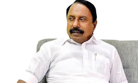 தமிழக அமைச்சர் செங்கோட்டையன் மருத்துவமனையில் அனுமதி