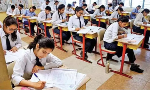 12-ம் வகுப்பு பொதுத்தேர்வு: விடைத்தாள் நகல் பெறுவதில் பிரச்சினை - சி.பி.எஸ்.இ. நிர்வாகம் விளக்கம்