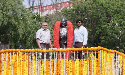 45-வது நினைவு தினம்: சி.பா.ஆதித்தனார் சிலைக்கு தலைவர்கள் அஞ்சலி