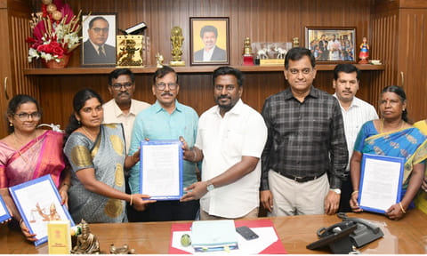 6 தையல் ஆசிரியர்களுக்கு பணி நியமன ஆணை