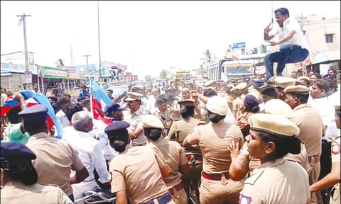 பெரம்பலூர்: திமுக - விசிகவினர் மோதல் - 120 பேர் மீது வழக்குப்பதிவு