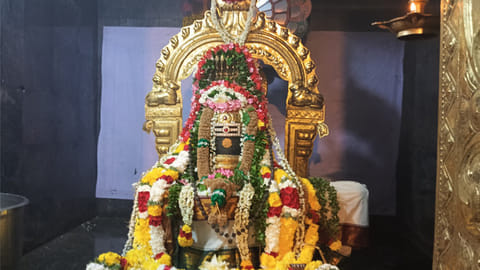 பிரதோஷ பூஜை, மேல மறைக்காடர் கோவில்