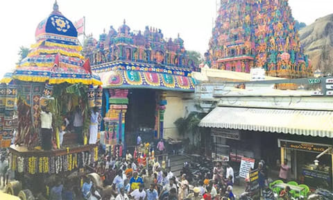 திருப்பரங்குன்றம் முருகன் கோவிலில் கூட்ட நெரிசல்