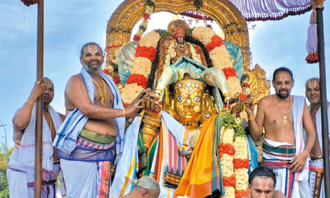 காஞ்சிபுரம் வரதராஜ பெருமாள் கோவில் பிரம்மோற்சவம், கருட சேவை