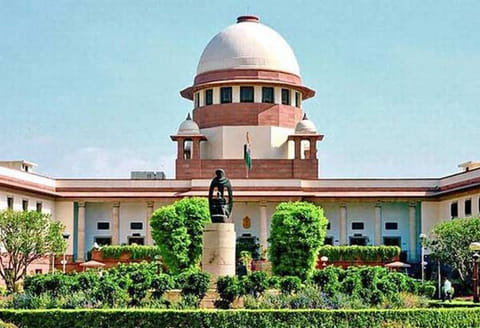 தினகரன் ஆதரவாளர்கள்: தகுதி நீக்கம் செய்யப்பட்ட எம்.எல்.ஏ.க்கள் 17 பேர் சுப்ரீம் கோர்ட்டில் மனு தாக்கல்