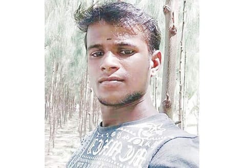 திருச்செங்கோடு அருகே வாலிபர் கத்தியால் குத்திக்கொலை