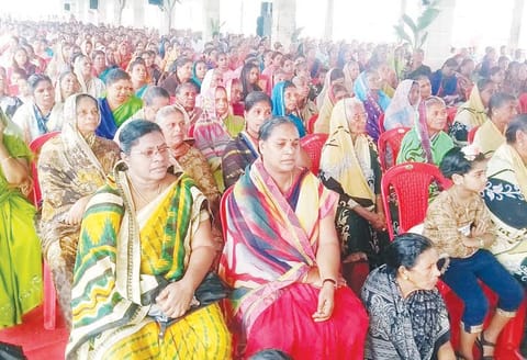 உலக மீனவர் தினத்தையொட்டி கடற்கரை கிராமங்களில் சிறப்பு திருப்பலி