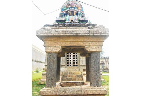 திருவாரூர் தியாகராஜர் கோவிலில் நந்தி சிலை திடீரென மாயமானதால் பரபரப்பு