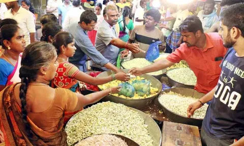 திருச்சியில் பூக்கள் விலை கடும் உயர்வு