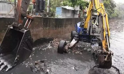 சென்னையில் 2,106 தெருக்களில் கழிவுநீர் குழாயில் கசடு அகற்றும் பணி தொடக்கம்