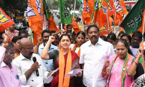 பால் விலை உயர்வு வயிறு எரிகிறது. சொத்து வரி உயர்வு அதிர்ச்சியளிக்கிறது.-ஆர்ப்பாட்டத்தில் குஷ்பு பேச்சு