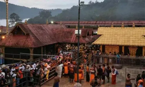 சபரிமலை செல்லும் பக்தர்கள் கவனத்திற்கு... கேரள ஐகோர்ட்டு அதிரடி உத்தரவு