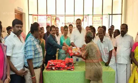 தூய்மை பணியாளர்களுக்கு சீருடை