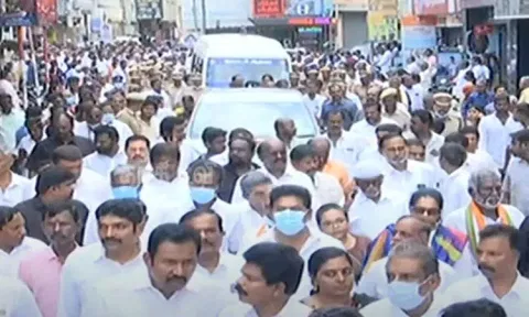 மறைந்த காங்கிரஸ் எம்எல்ஏ திருமகன் ஈ.வெ.ரா.வின் இறுதி ஊர்வலம் தொடங்கியது