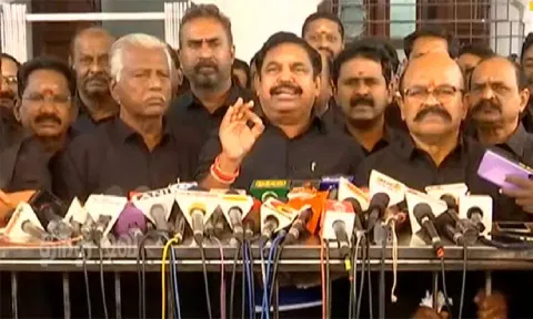 சட்டப்பேரவையில் இருந்து அதிமுக உறுப்பினர்கள் வெளிநடப்பு : பெண் காவலருக்கே பாதுகாப்பு இல்லை - எடப்பாடி பழனிசாமி குற்றச்சாட்டு