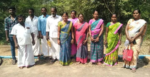 ஒடுகம்பட்டி அரசு பள்ளியில் ஆசிரியர்களை நியமிக்க கோரிக்கை