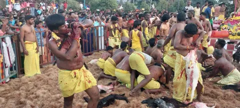 ராசிபுரத்தில் மயான கொள்ளை நிகழ்ச்சி