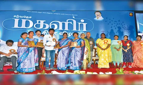 மகளிர் மேம்பாட்டு நிறுவன போட்டிகளில் மாநில அளவில் வெற்றி பெற்றவர்களுக்கு அமைச்சர் உதயநிதி ஸ்டாலின் பரிசு