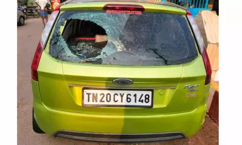 அகில இந்திய இந்து மகா சபா மாநில இளைஞரணி பொதுச்செயலாளரின் கார் கண்ணாடி உடைப்பு