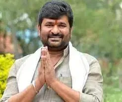 'பசவராஜ் பொம்மையை எதிர்த்து போட்டியிடுவேன்'