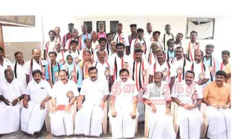 அரியலூரை சேர்ந்த 180 பேர் அ.தி.மு.க.வில் இணைந்தனர்