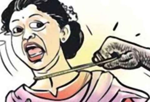 ஓடும் பஸ்சில் பெண்ணிடம் நகை பறிப்பு