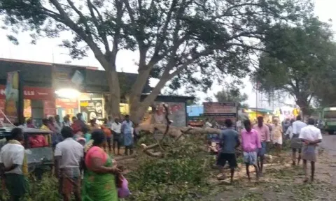 இடி, மின்னலுடன் மழை