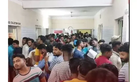 ஒடிசா ரெயில்கள் விபத்து: பாலசோர் மருத்துவமனையில் ரத்த தானம் செய்ய குவிந்து வரும் கூட்டம்