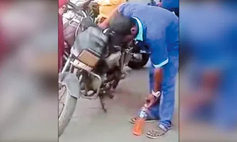 சென்னையில் 2,000 ரூபாய் நோட்டை வாங்க மறுத்து மோட்டார் சைக்கிளில் நிரப்பிய பெட்ரோலை உறிஞ்சி எடுத்த ஊழியர்