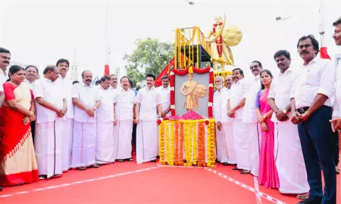 அழகு முத்துக்கோன் சிலைக்கு முதல்-அமைச்சர் மு.க.ஸ்டாலின் மரியாதை..!