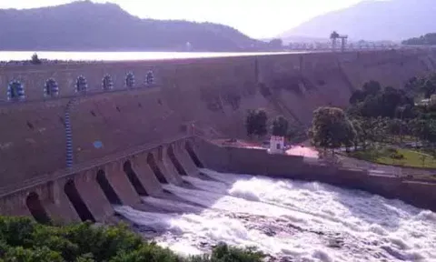 மேட்டூர் அணையில் இருந்து டெல்டாவுக்கு தண்ணீர் திறப்பு 12 ஆயிரம் கன அடியாக அதிகரிப்பு...!