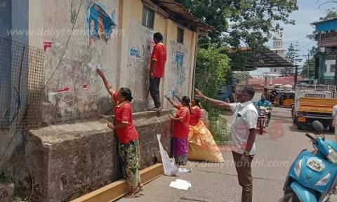 பொது சுவர்களில் ஒட்டிய சுவரொட்டிகள் அகற்றம்