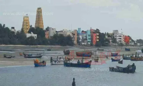 ராமேசுவரம், தொண்டியில் உள்வாங்கிய கடல்