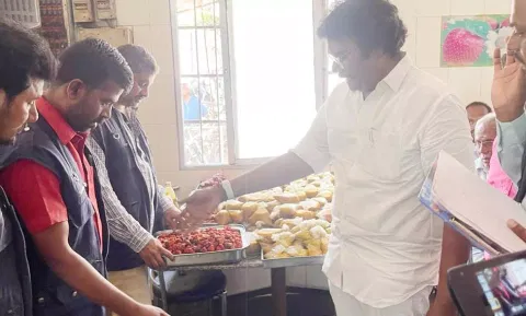 126 கிலோ கெட்டுப்போன இறைச்சியை பறிமுதல்